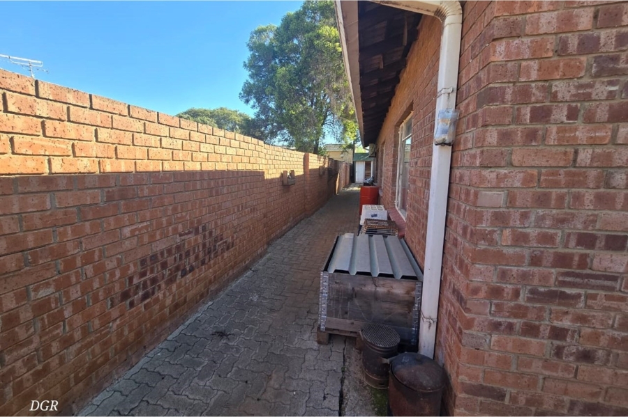 7 Bedroom Property for Sale in Cassandra Northern Cape